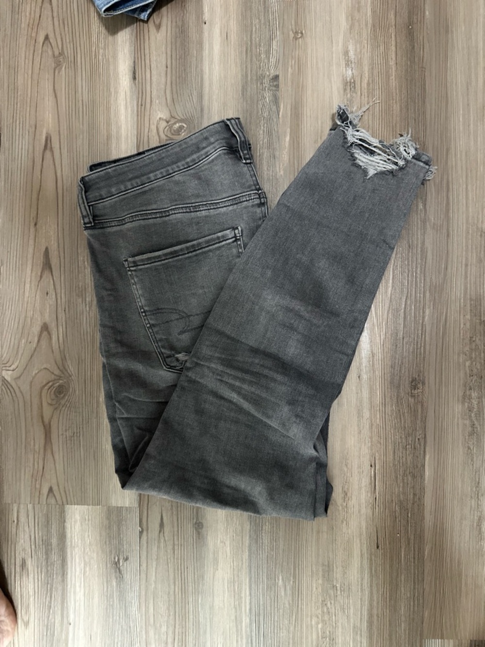 American Eagle Ripped Gray Skinny Jeans